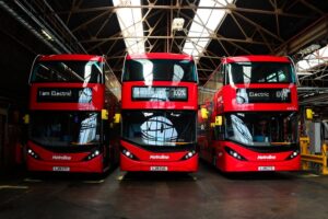 Londres incorpora más buses eléctricos a sus recorridos