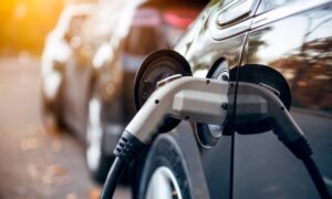 Disminuyendo el consumo de combustibles fósiles: La electromovilidad como alternativa